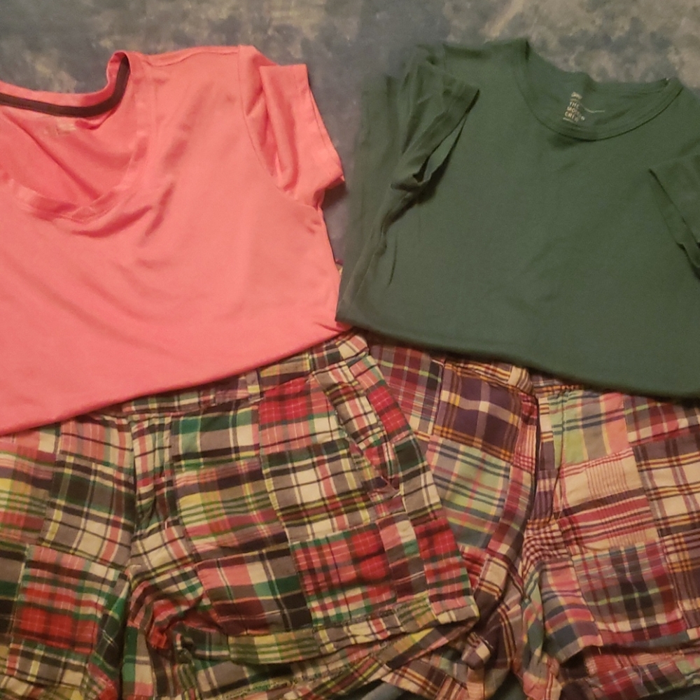 2 tops/2 shorts Bundle!